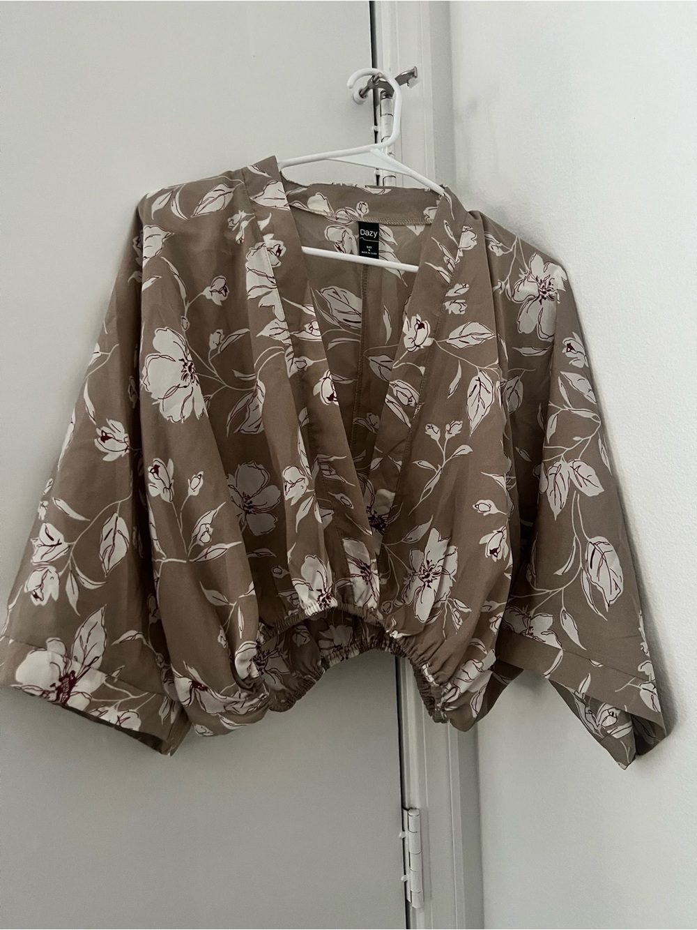 Dazy Taupe Floral V-Neck Elastic-Hem Crop Top